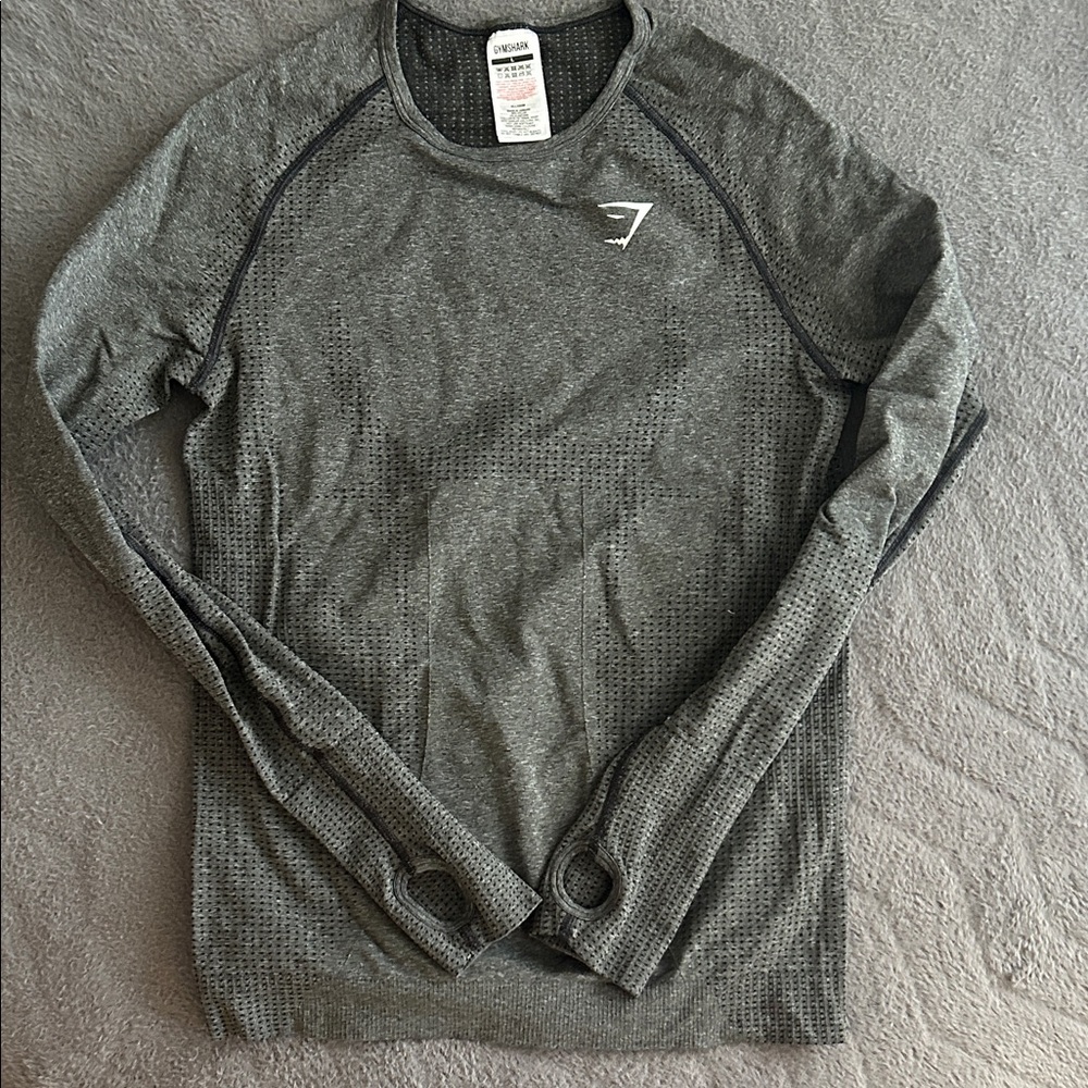 EUC Women’s size L Gymshark Charcoal Long Sleeve Top